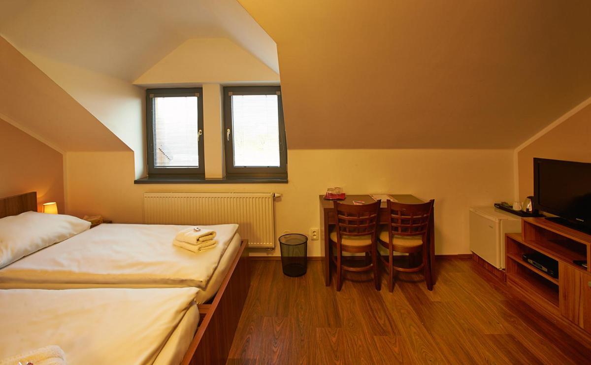 Hotel Horse Riding - Jezdecky Areal Tršice Zimmer foto